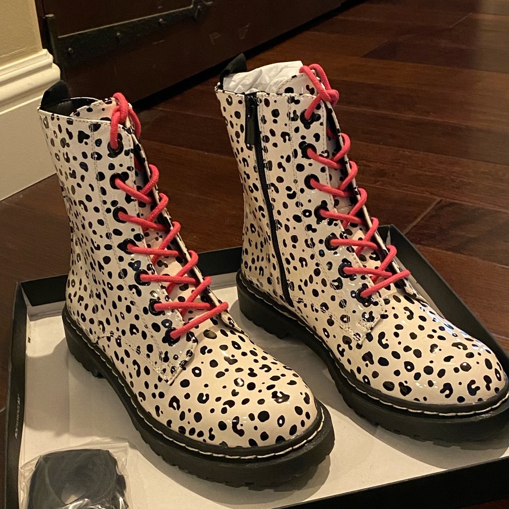 betsey johnson boots
